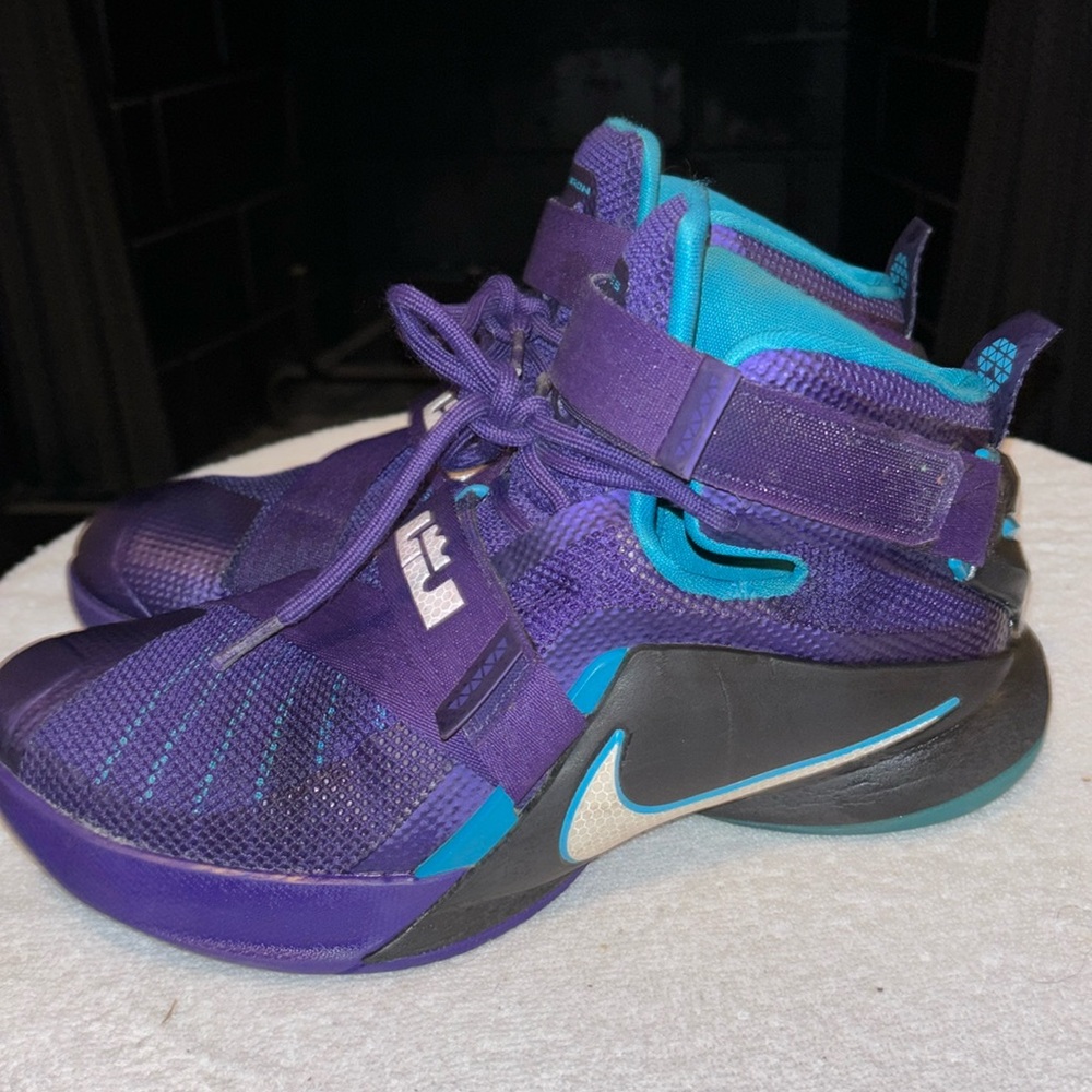 mens nike basketball shoes blue